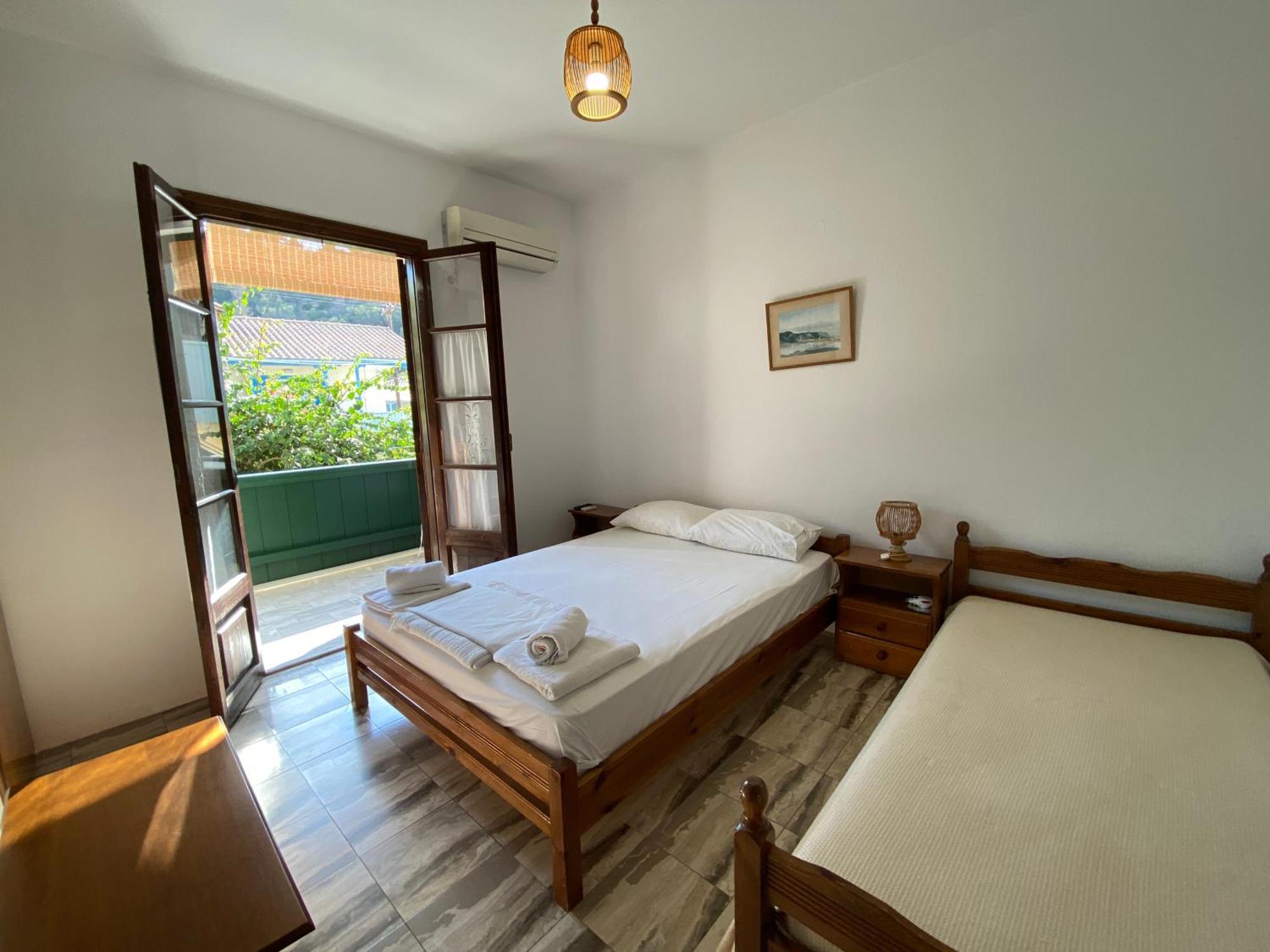 Pansion Vasso Hotel อาโยส นิกีตัส ภายนอก รูปภาพ
